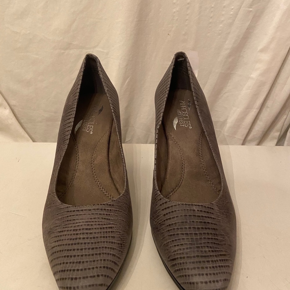 Aerosoles heelrest gray leather texture pumps sizes 11 & 10.5 both NWT - Picture 2 of 7